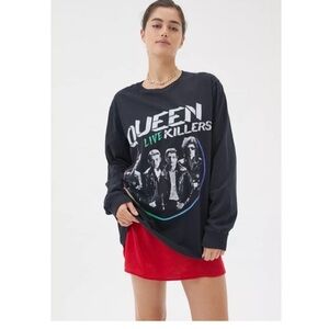 Urban Outfitters Queen graphic Long Sleeve Tee size medium